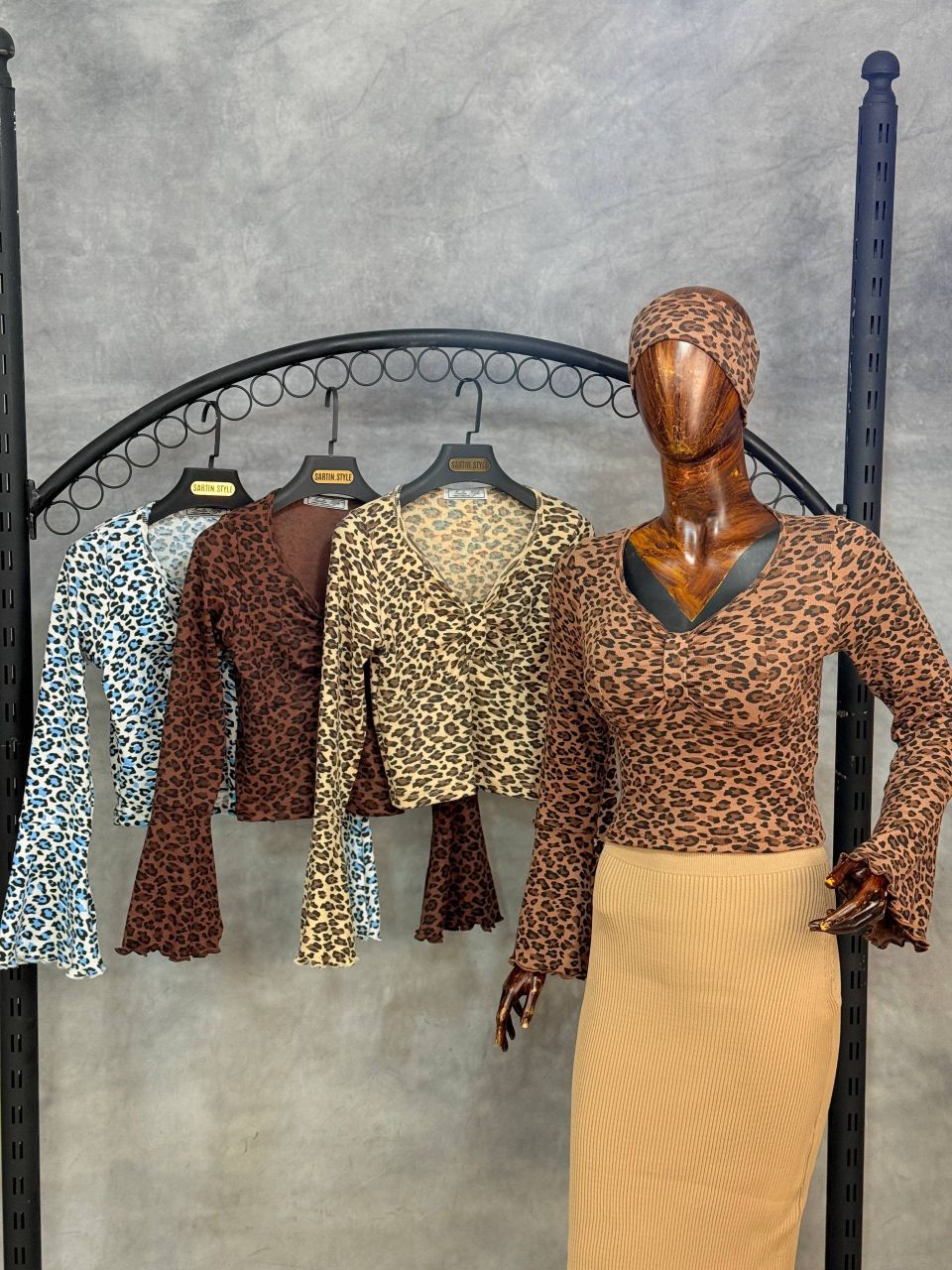 بلوزیقه پاپیون آستین کلوش پلنگی(عمده) - Image 2