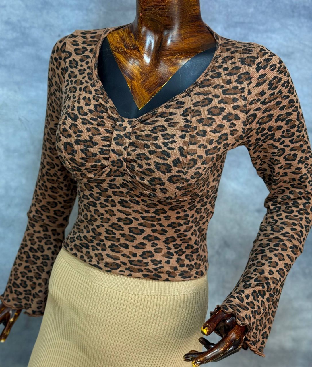 بلوزیقه پاپیون آستین کلوش پلنگی(عمده) - Image 4