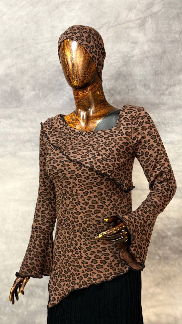 بلوز یقه کج آستین کلوش (عمده)