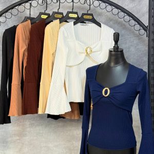 بلوز یقه سگک خور آستین کلوش(عمده)